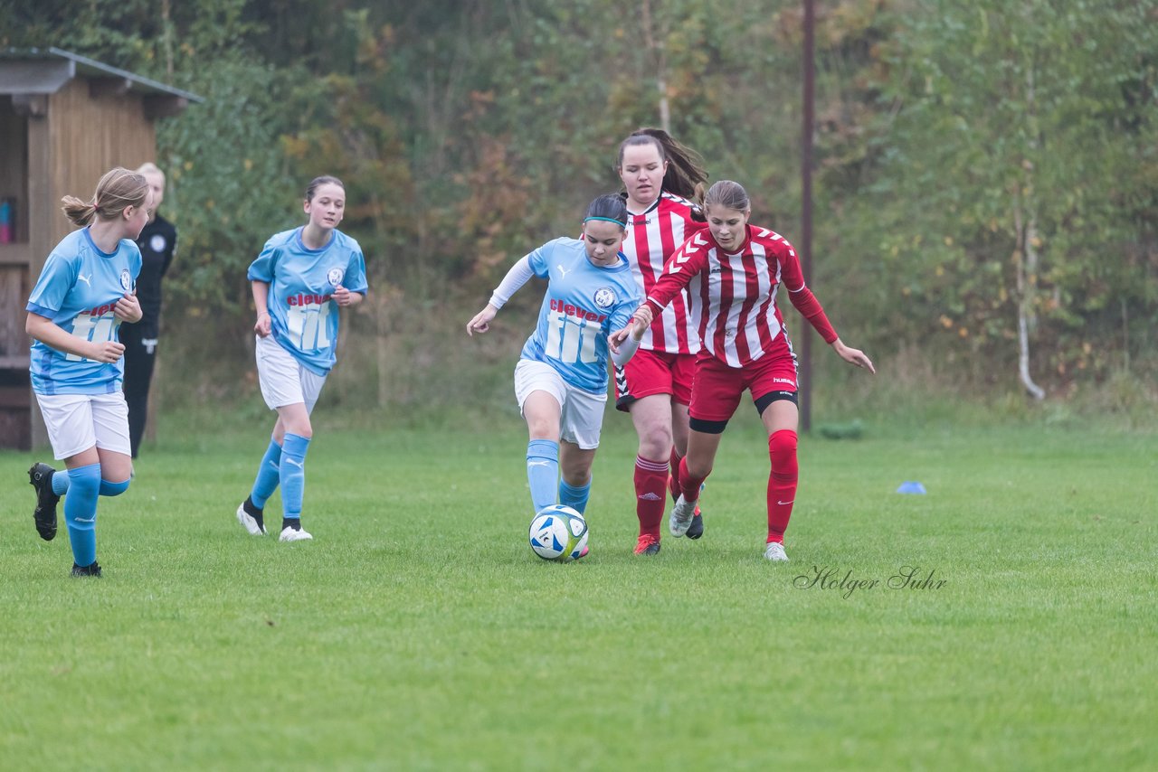 Bild 102 - wBJ TuS Tensfeld - SV Fortuna St. Juergen